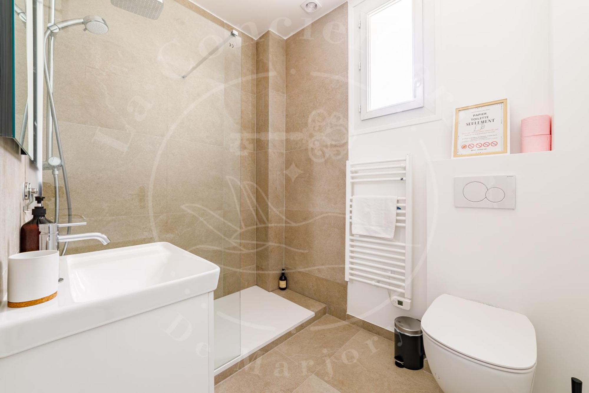 Elegance Cotiere - Vue Imprenable, Plage A 5 Min Toulon Luaran gambar